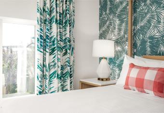 La Rua allows 18 year olds to book a room