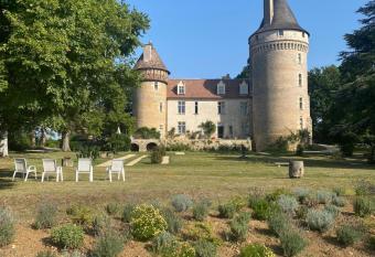 Ch  teau de Bouesse en Berry allows 18 year olds to book a room
