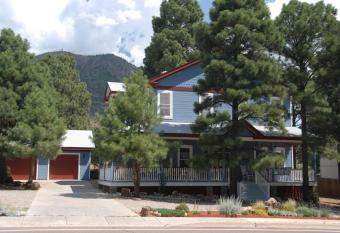 5Bed/5Ba -Mtn Views w/ all king beds and 55 in Smart TVs has Balcony rooms