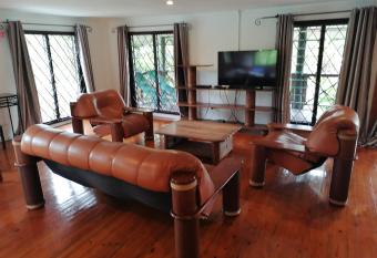 Nasoso 3 Bedroom, Waters Edge Property allows 18 year olds to book a room