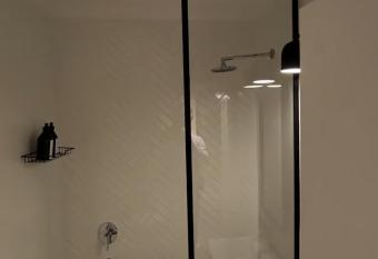 Hausen allows 18 year olds to book a room