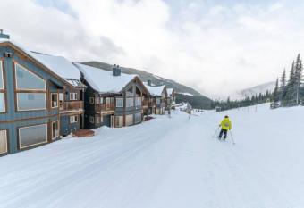 Jake   s Apex Retreat has Balcony rooms