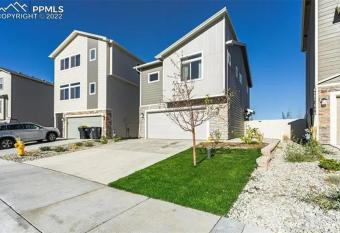 Harmonious Cana Grove for Pros allows 18 year olds to book a room