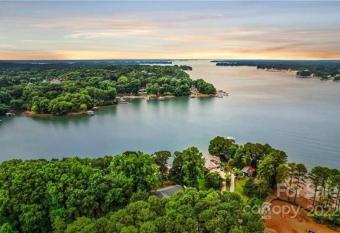 (null) has Balcony rooms