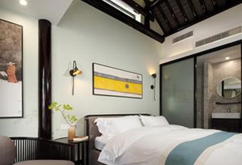 Travelfun guest house allows 18 year olds to book a room