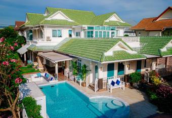 SEA SIDE Luxury Pool Villa has Balcony rooms
