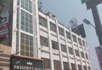 The President Hotel has Smoking/Balcony rooms