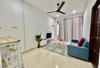 Cozy288#4pax#wifi&netflix#NearAeonAlma,Mcd#2kmtoIconicPoint has Balcony rooms