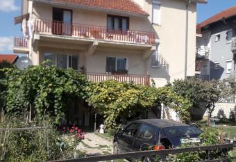 Apartman Struga has Balcony rooms