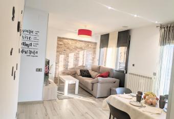   tico La Real has Balcony rooms