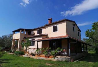 Apartman Kr  ina has Balcony rooms