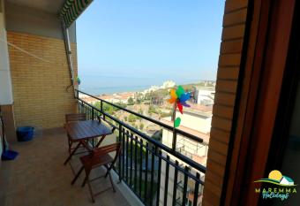 Maremma Holidays: Manzoni 45 Apartment has Balcony rooms