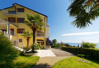 Villa Mona Lisa Lovran - Croatia has Balcony rooms