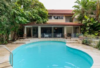 Heated Pool! 1 Minute Walk To The Beach! PURA VIDA Villa has Balcony rooms