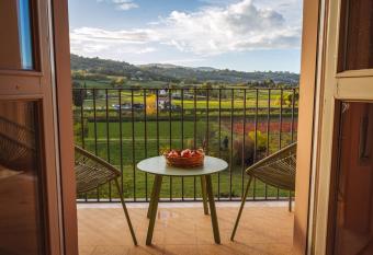 Casa di nonna has Balcony rooms