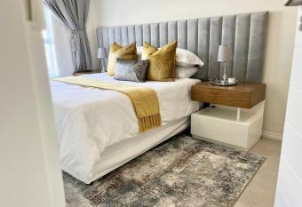 1 Harriet Place - Luxury Apartments, Free Internet has Balcony rooms