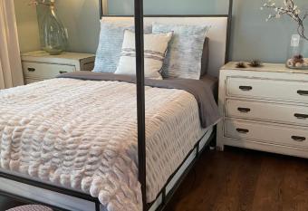 Chic Hideaway B&B Master Suite has Balcony rooms