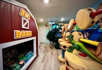 Spectacular! Disney/Universal Themed Home has rooms with a private hot tub