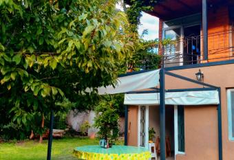 Chacras casa Armonia allows 18 year olds to book a room