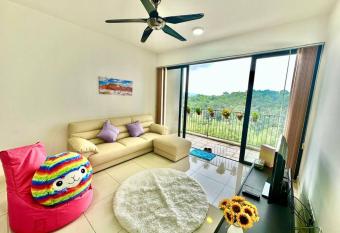 Cheras Traders Square, Balakong, Cheras 6 pax has Balcony rooms