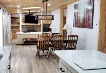 Tranquil renovated house in woods - great for families year around has Balcony rooms