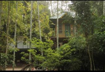 BAMBOO VALLEY VILLAGE has Balcony rooms