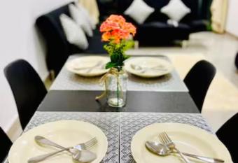 Luxury Condo l Sunway Pyramid l Free WiFi l Netflix l Infinity Pool has Balcony rooms