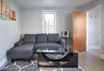 This little house close to hospital,downtown & CFD allows 18 year olds to book a room