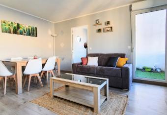 IRIS-12 Min a  roport PARIS ORLY - Arriv  e autonome- Wifi & Parking gratuit has Balcony rooms