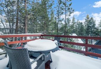 2259-Fawnskin Pines cabin has Balcony rooms