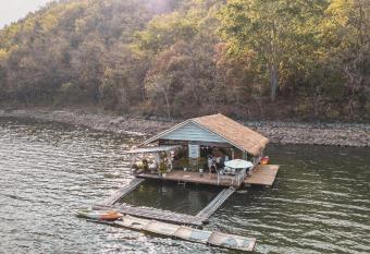 Hometown Riverview -                                                         has Balcony rooms