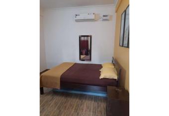 Beach Vibes Guest House allows 18 year olds to book a room