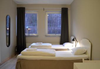 G  teborgs Bed & Breakfast allows 18 year olds to book a room