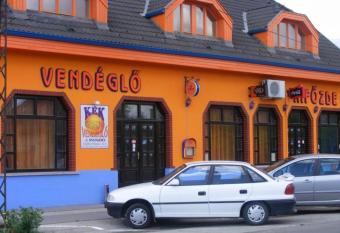 K  k-Narancs Panzi   has Balcony rooms