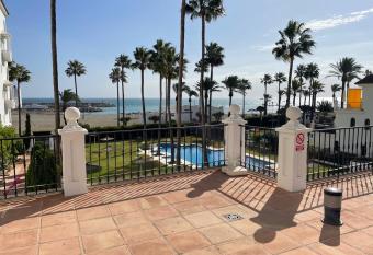 Beach apartment in La Duquesa Marina has Balcony rooms