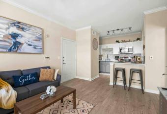 Apartment in Magnolia has Balcony rooms