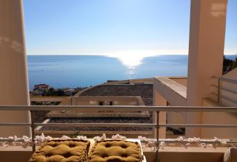 Chambre d h  te - vue mer au mont Saint-Clair has Balcony rooms