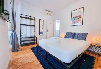 De Spot Guest House - Pile Old Town Gate allows 18 year olds to book a room