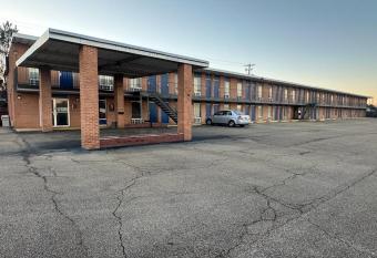 Express Inn has Balcony rooms