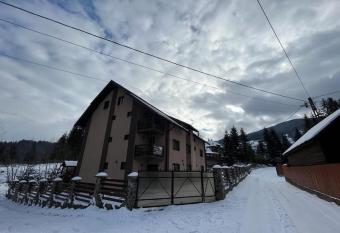 Pensiunea Valea Galbenei has Balcony rooms