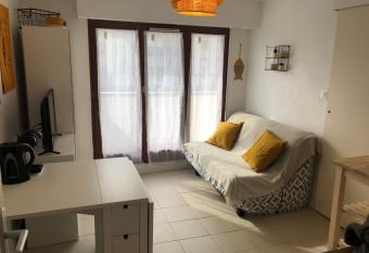 Le Petit Villers has Balcony rooms