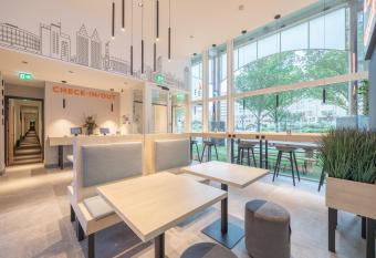 Fox Hotel The Hague Scheveningen allows 18 year olds to book a room