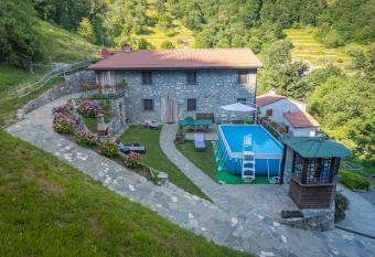 Agriturismo Monte Croce has Balcony rooms
