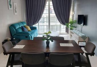 Hanis Homestay De Bangi has Balcony rooms