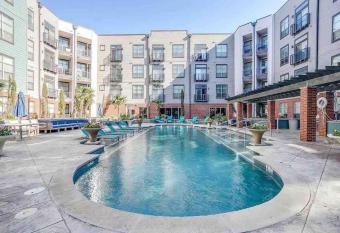 Mickey   s Magical 1BR Soft-Loft in Deep Ellum has Balcony rooms