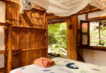 La Caleta has Balcony rooms