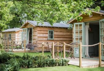 Toad Hall Lodges has Balcony rooms