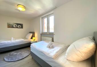 Monteur/Ferien Apartment bis 4 Personen mit Balkon, Grill, Smart-TV, K  che allows 18 year olds to book a room