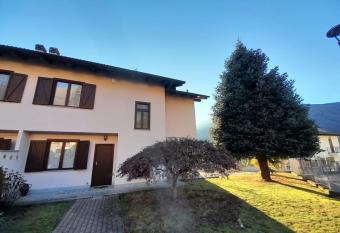 Casa Vacanze Le tre Sorelle has Balcony rooms