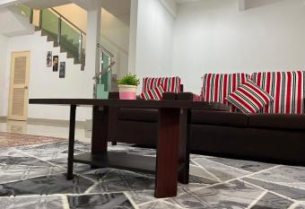 De Pontian Homestay has Balcony rooms